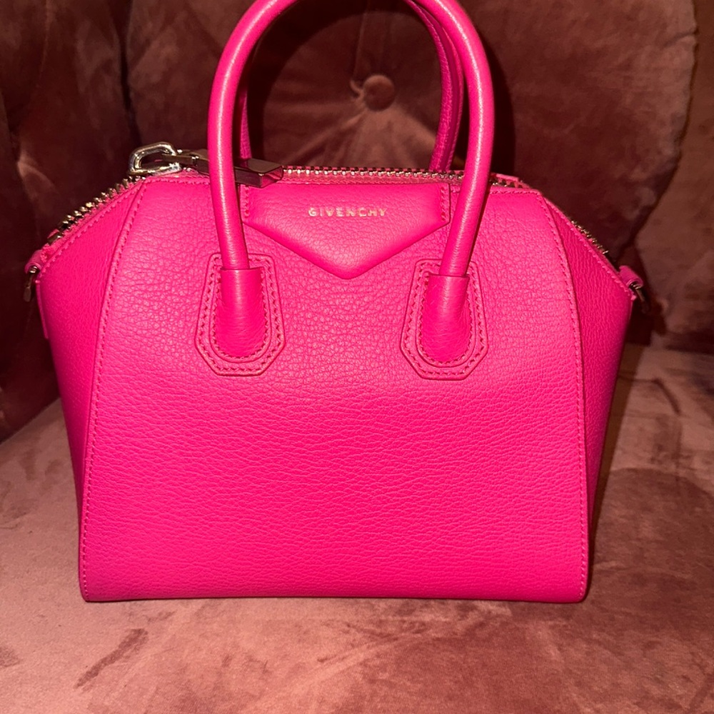 Small Givency antigona handbag hot pink . CLEAN. Barely worn. no shoulder strap